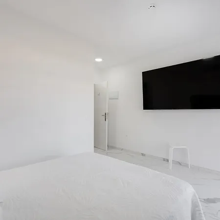 Room's La Tosquita